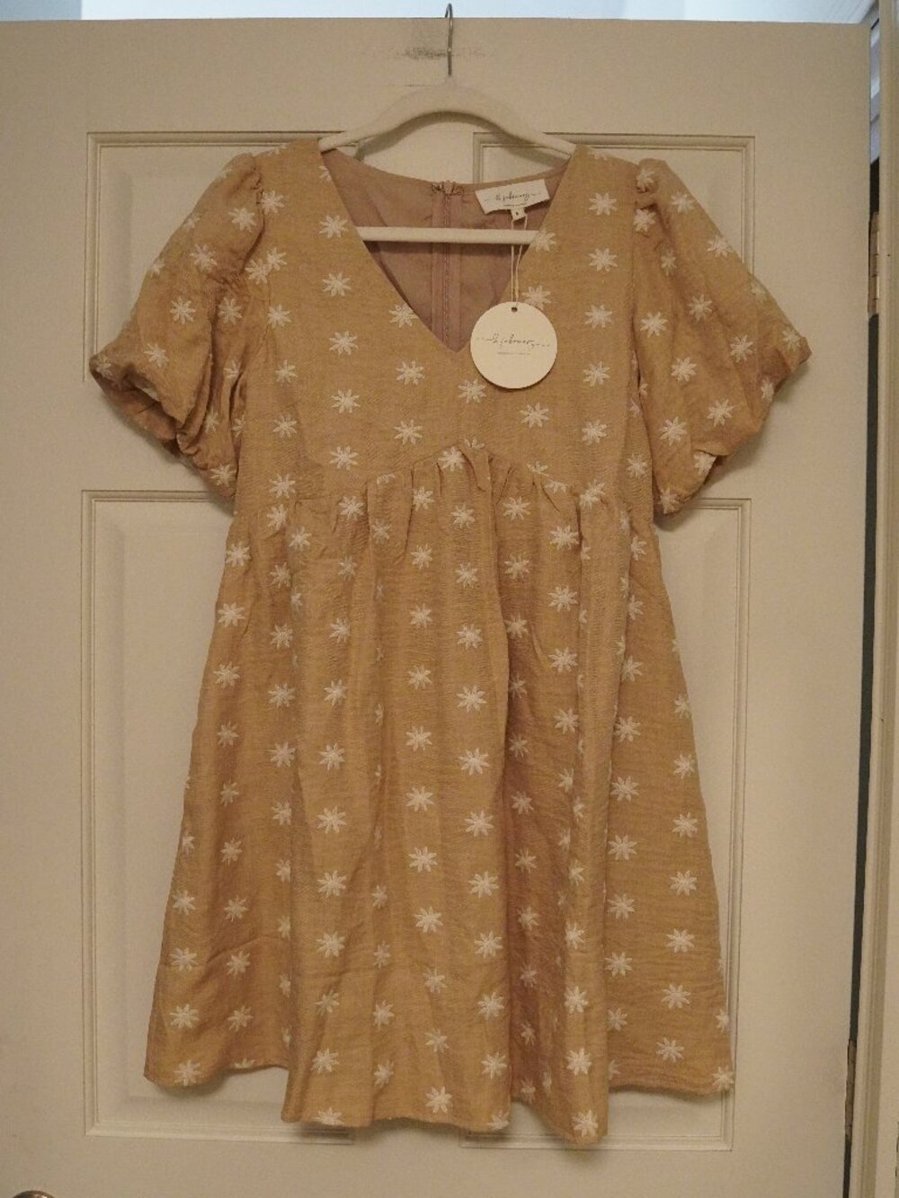 NWT In February Puff Sleeve Feminine  Flowy Floral Embroidered Dress S